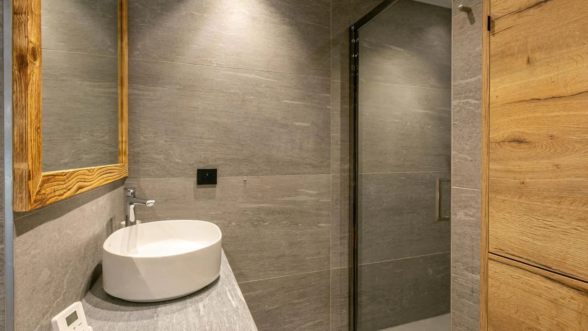 Apartman Appartement De Standing Avec Garage, Wifi Et Terrasse Au Pied Des Pistes A Val-D'Isere - Fr-1-694-332